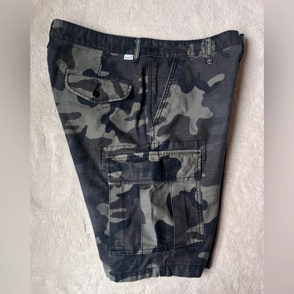 Levi Straus & Co Two Horse Brand Carrier Cargo Shorts Men Size 33